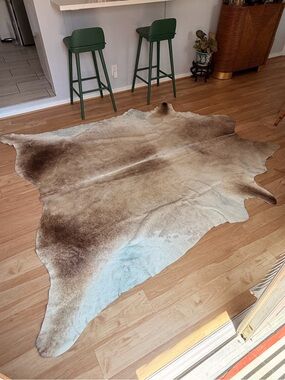 Natural Brown & Cream Cowhide Rug